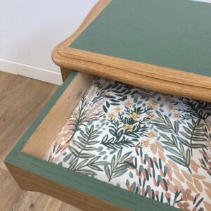 Chevet en bois - zoom intérieur tiroir