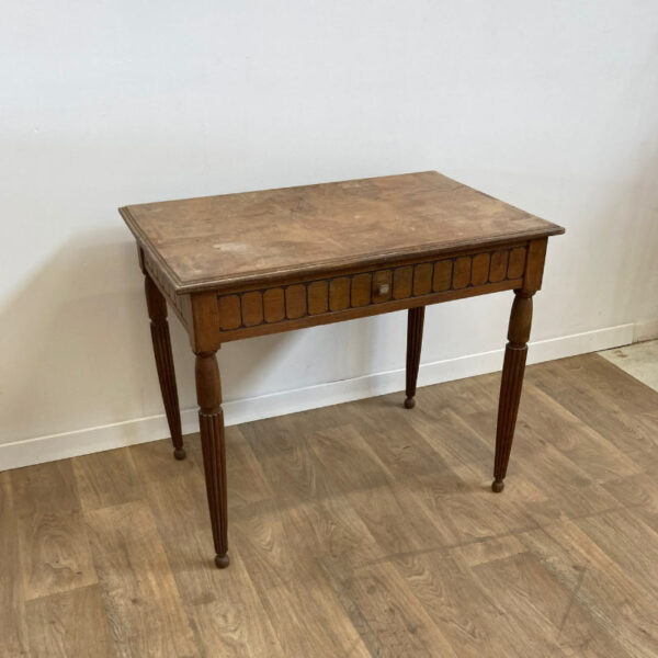 Petite table de ferme en bois