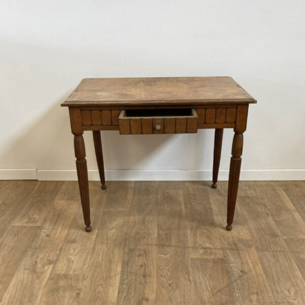 petite table de ferme en bois avec tiroir