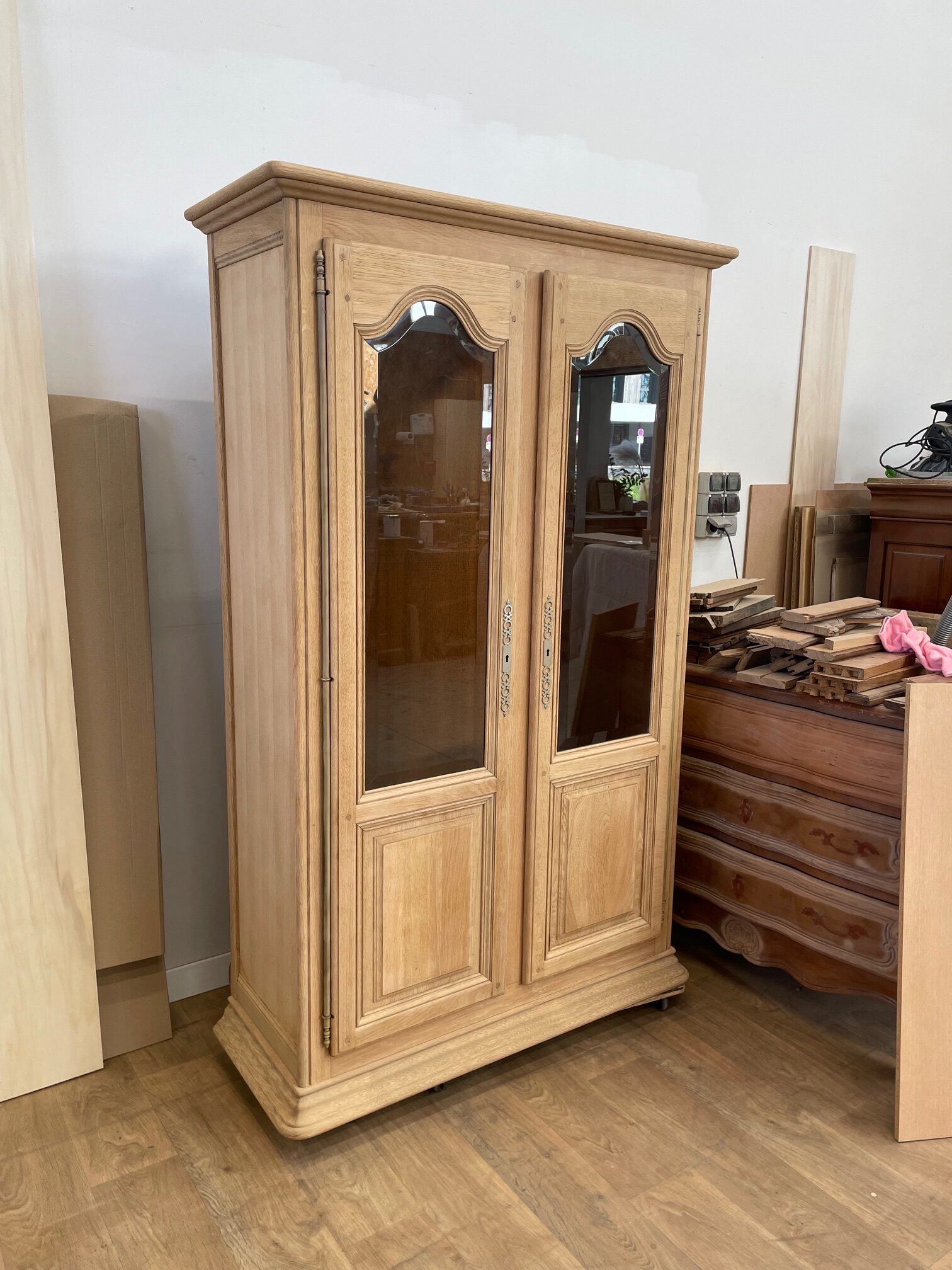 Chiffonier en bois massif